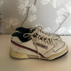 Reebok skor - Snygga vintage sneakers från reebok i strl 41