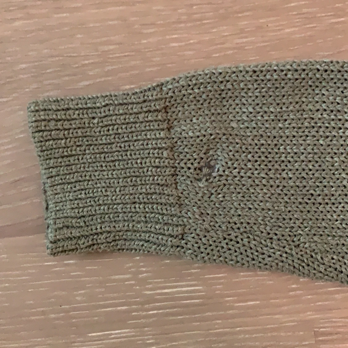 Grön stickad tröja - 91