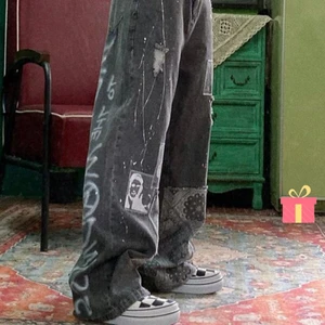 Oversize byxor, str S - Köpt som L men jag som M kan inte ha dom, skulle säga att de är XS/S eller mindre M. 