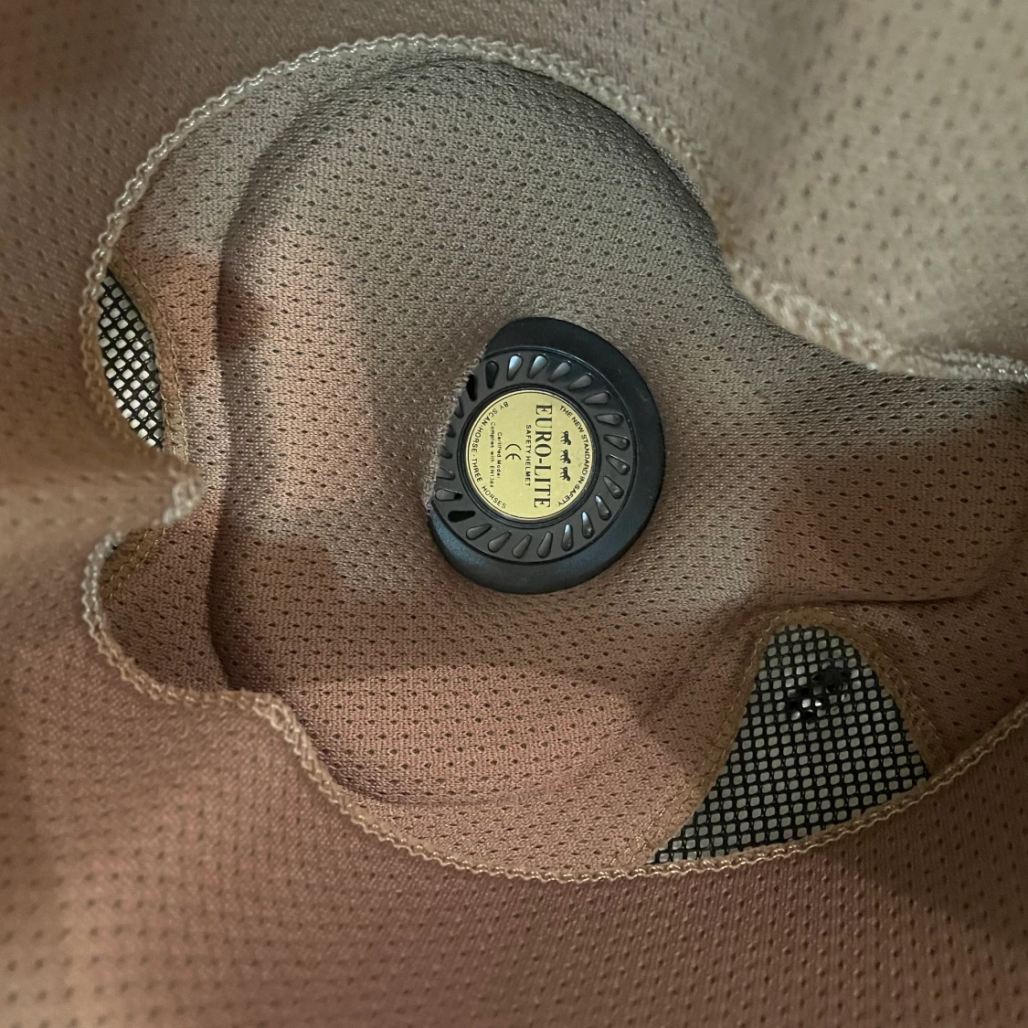 Oanvänd ridhjälm - 91