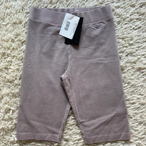 Shorts - Mjukat tyg. Oanvända. Köpt för 250kr