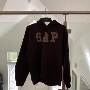 GAP hoodie i jätte fint skick nästan aldrig använd