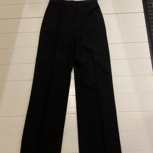 Junkyard kostymbyxor  - superfina kostymbyxor från junkyard i storlek xs använda en gång 