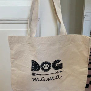 Tygväska  - Helt ny tygväska i slitstarkt canvastyg. 150 kr inklusive frakt