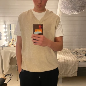 Vintage sweatervest  - Vintage sweatervest i strlk XL sitter som M/L