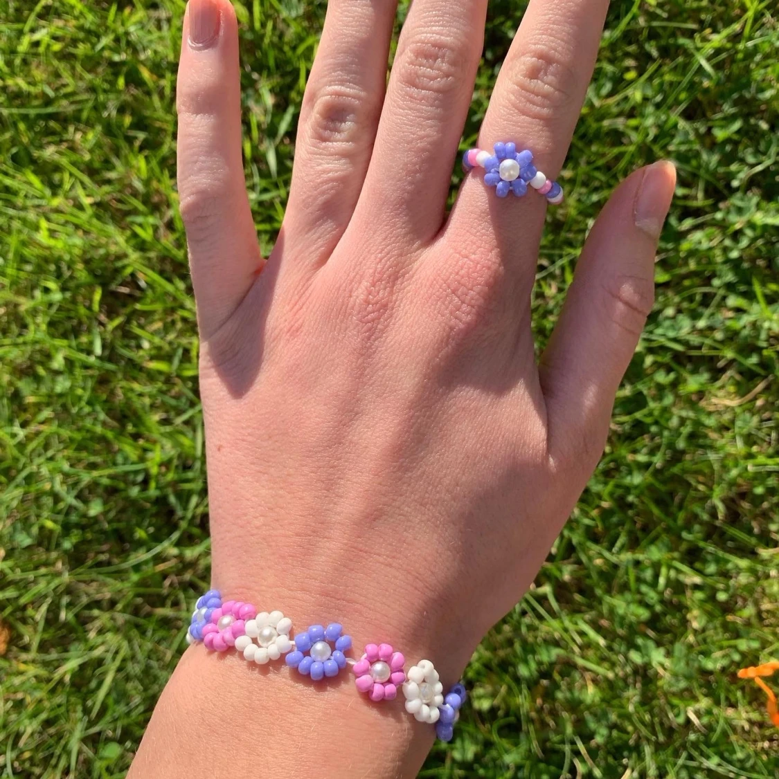 Blommigt armband - 91