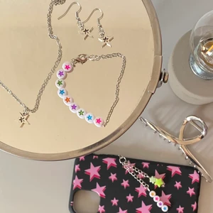 Smycken - Egen gjorda smycken, kolla in @ez.jewelryz på Instagram, beställning sker på dm där