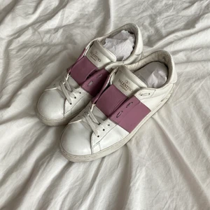 Valentinoskor - Valentino Open sneaker i storlek 38, passar som 39!