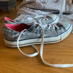 Converse - Militär converse iganska bra skick