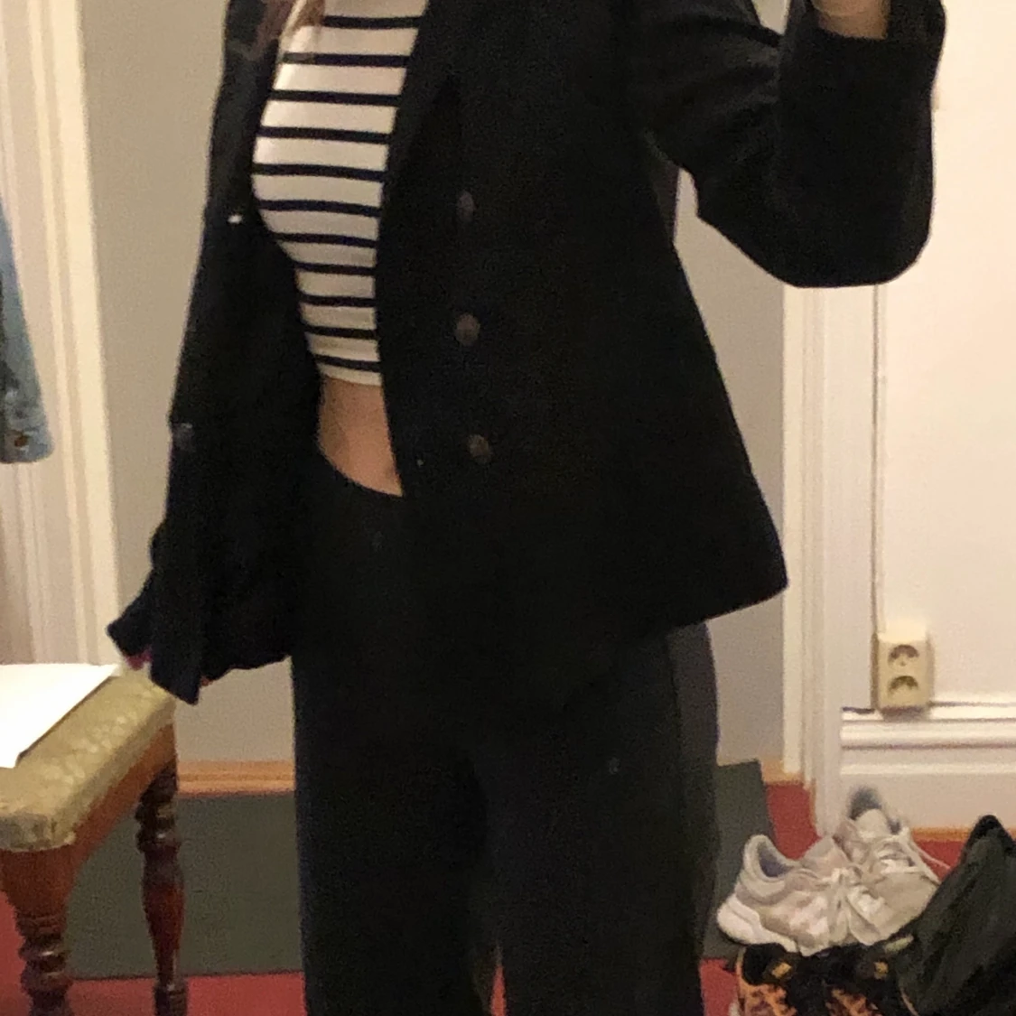 Svart kavaj med knappar - 90