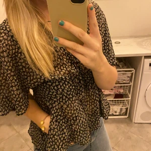 Söt blus storlek S - Blus från Bikbok storlek S 🥰