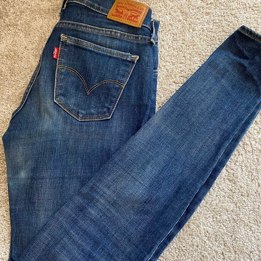 Super skinny, W 25 L 30. Inköpta för ca (1200?). Köparen står för frakten . Jeans & Byxor.