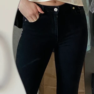 Jeans med slits - Snygga jeans från zara med slits, strl XS