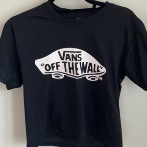 Vans tshirt strl S - En svart Vans tshirt i strl S😊