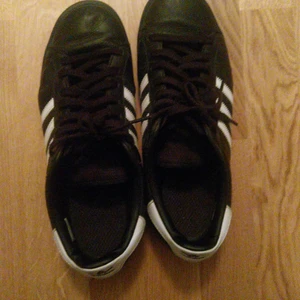 Adidas Forest Hills - Använd som ny men det är inte min storlek 