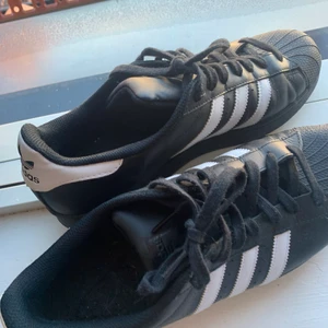 Adidas superstars - Helt oanvända adidas, storlek 10 