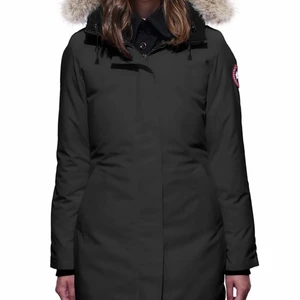 Canasta goose victoria stl S - Säljer min vinterjacka då den är liten på mig, har köpt den drygt ett år sedan, är i mycket god skick. Säljer den för 8000kr (ny pris 11 500kr) går att sänka priset vid snabb affär.