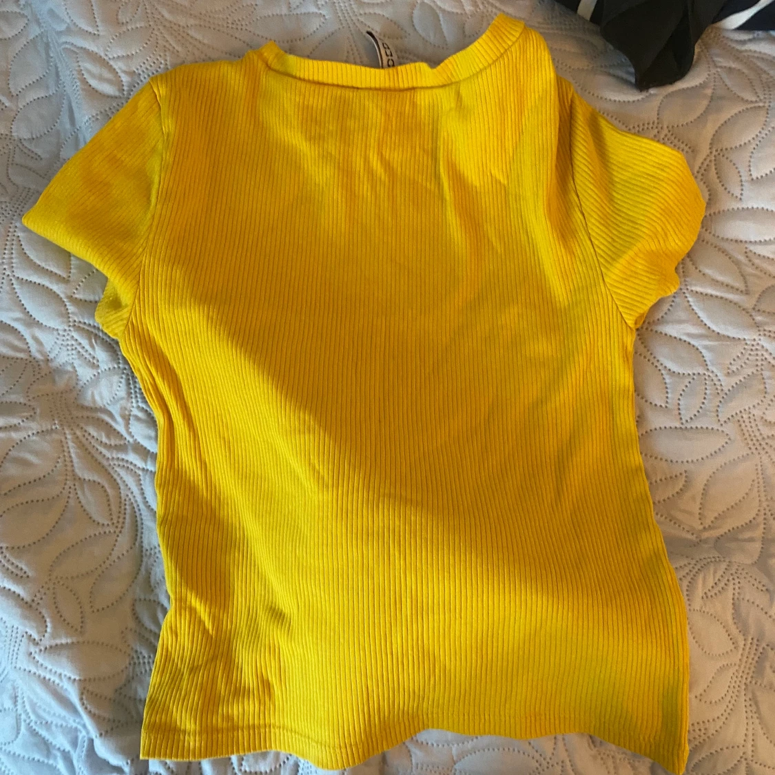 Divided HM Gul tröja  - 90