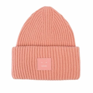 Acne mössa - Säljer min superfina acnemössa som är i jättebra skick! Finns inte att köpa längre i just den färgen💗