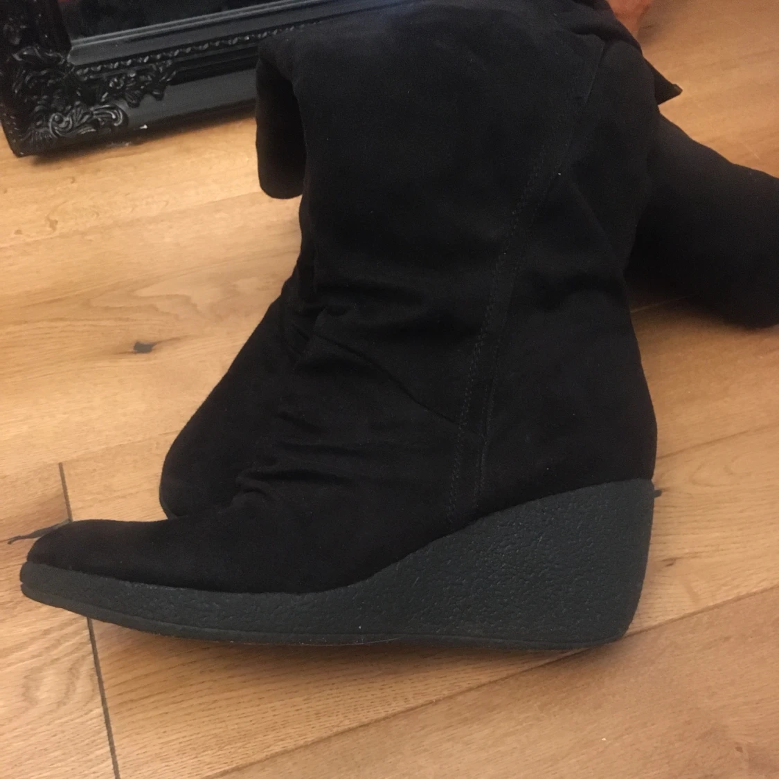 Svarta stövletter storlek 39 - 90