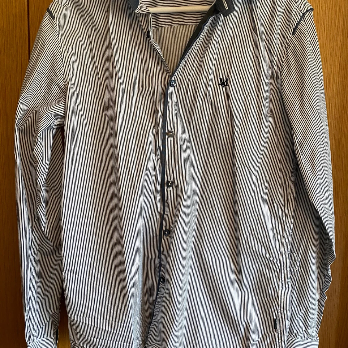 Randig herrskjorta stl.M