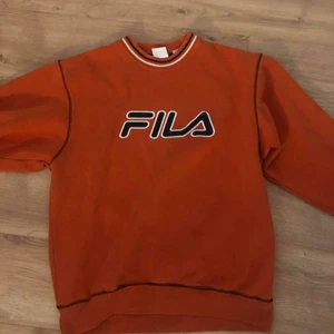 Fila sweatshirt - Fila sweatshirt i storlek M