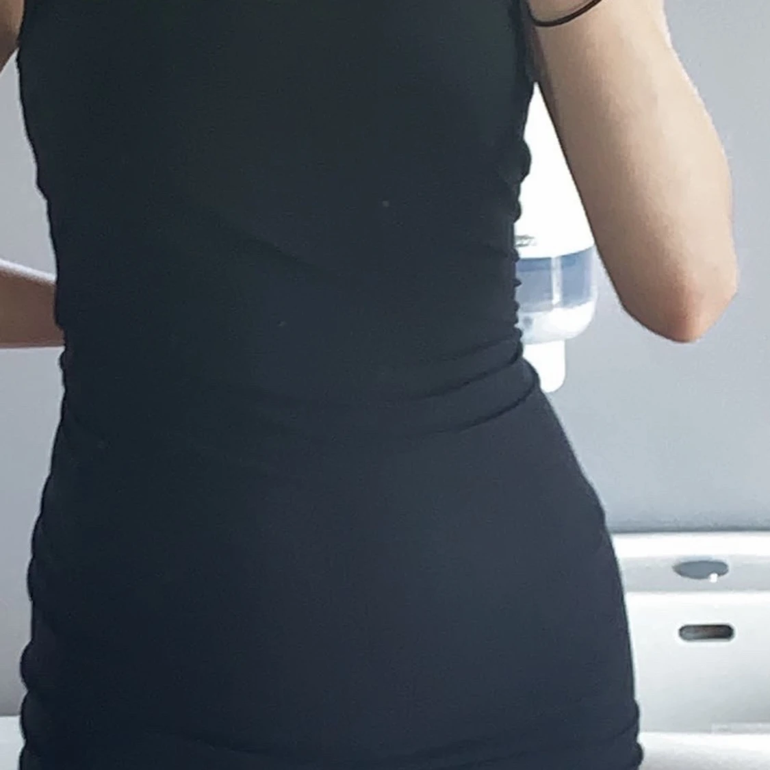 Svart tight klänning