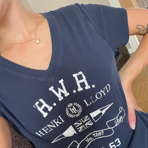 Henri Lloyd T-shirt - Använd men fint skick