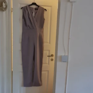 Byxdress  - Byxdress endast testad. 