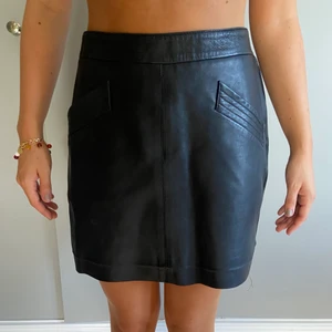 Skinnkjol ZARA - En riktigt snygg skinnkjol från ZARA