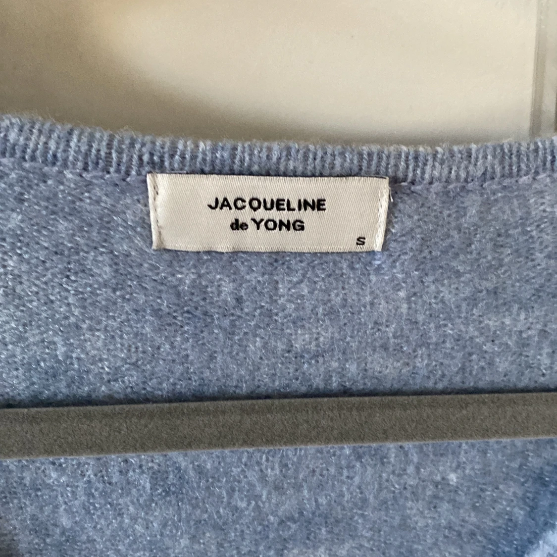 Blå stickad tröja - 91