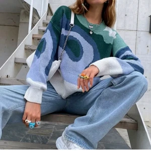 Superfin stickade tröja - En så sjukt snygg stickade tröja. Jag använder inte den så mycket så väldigt sparsamt använd❤️