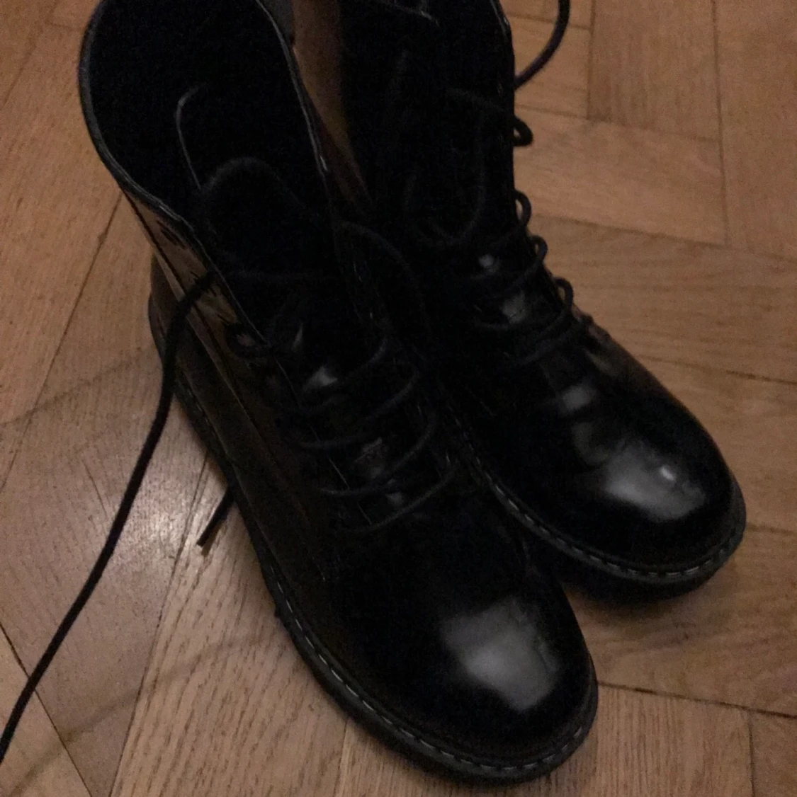 Skor/svarta  - 91
