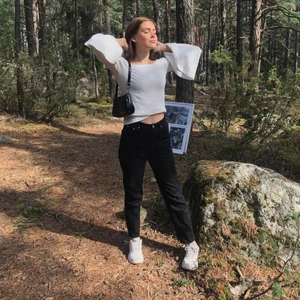 jeans från Gina strl 34 - säljer mina jeans från Gina tricot då de ej kommer till användning så ofta, 200kr 🤍⚡️🦋