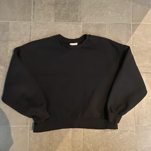 Sweatshirt ginatricot - Säljer denna fina sweatshirt, fortfarande i riktigt gott skick🤩 