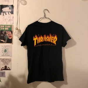 thrasher tshirt - svart thrasher tshirt som är använd fåtal gånger 