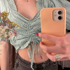 Topp - Super fin grön blus från Nelly. Aldrig använd! 💓 frakt på 51kr tillkommer (spårbar)