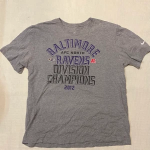 T-shirt  - T-shirt från Nike. Storlek XL