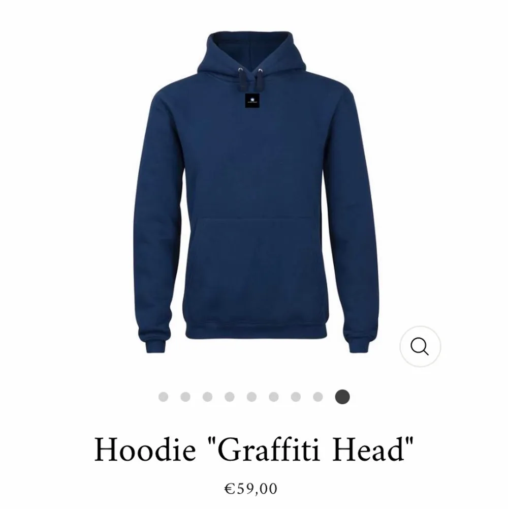 Säljer denna hoodie från the cool elephant i storlek S pga att den var för liten på mig... Den är alltså helt oanvänd. Nypris 600kr, säljer för 500kr men man får lägga bud!!!. T-shirts.