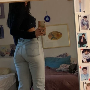 Levis jeans - Bra skick, sitter bra vid midjan :)