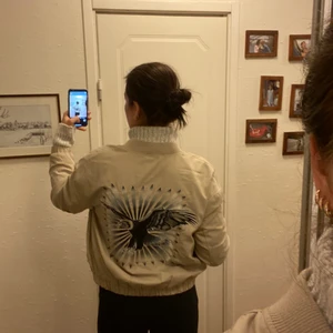 Jacka - Säljer denna coola jackan köpt från hm. 