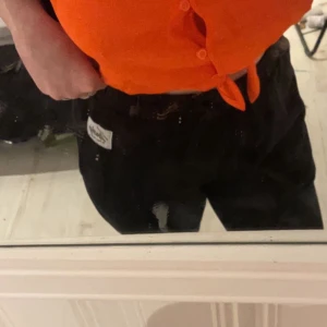 Fint orange linne - Fin färg, den e endast testad, från hm💗 den är storlek s men den sitter mer som en m skulle jag säga men passar allt mellan s-l💗 köparen väljer och står för frakten☺️