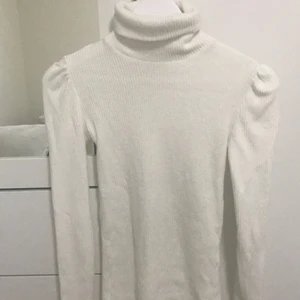 Vit tröja storlek S  - Fin vit tröja. Och skönt material