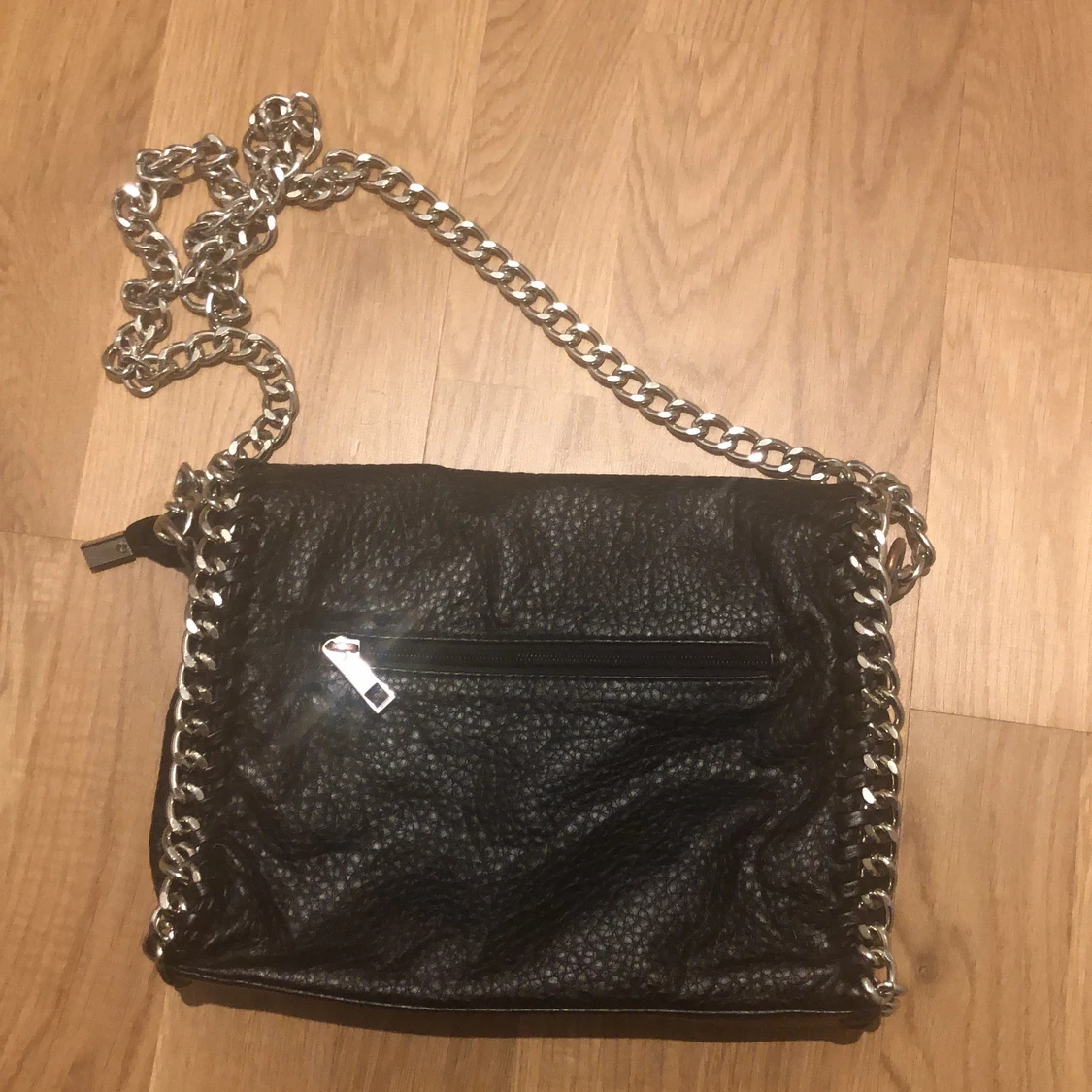 Svart axelbandsväska - 91