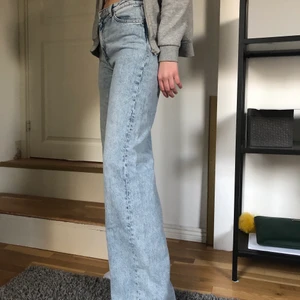 Weekday jeans - Ljusblåa weekday jeans