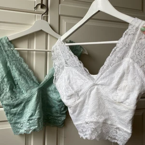 Toppar - Fina spets toppar, aldrig använda så fint skick. 1 för 60kr inklusive frakt eller båda för 110kr inklusive frakt💙🤍