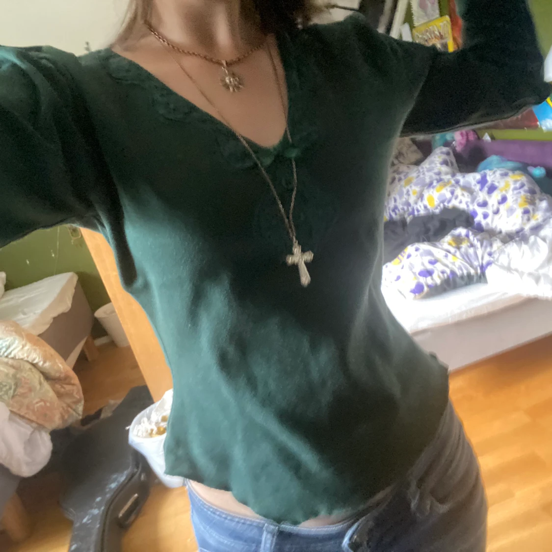 Vacker grön tröja med fina detaljer! - 90