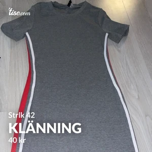 sommarklänning i strlk 42.   - Klänningen passa även storlek 40. Väldigt fin till sommaren. Hör av er för fler bilder eller information. Kan även mötas upp i Göteborg ☺️