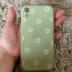 Mobil fodral iPhone XR - Säljer ett mobil fodral till iPhone XR!! Det är jätte fint och mjukt🥰