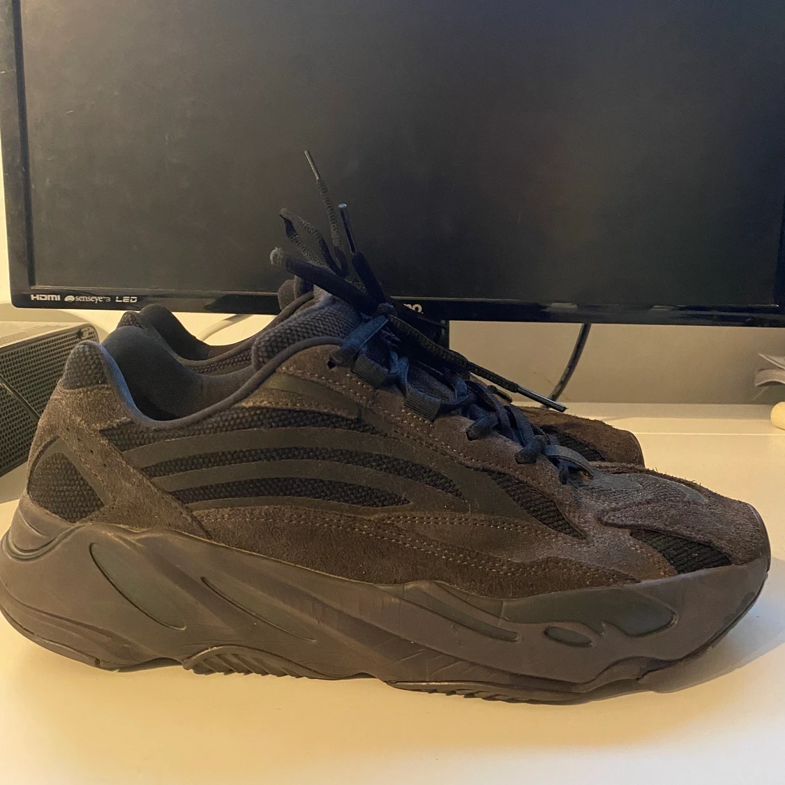Yeezy 700 v2 Vanta